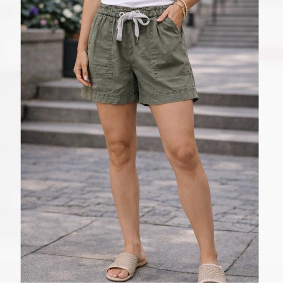 aerie Pants - AERIE high waisted tie waist utility style shorts size medium olive green cotton